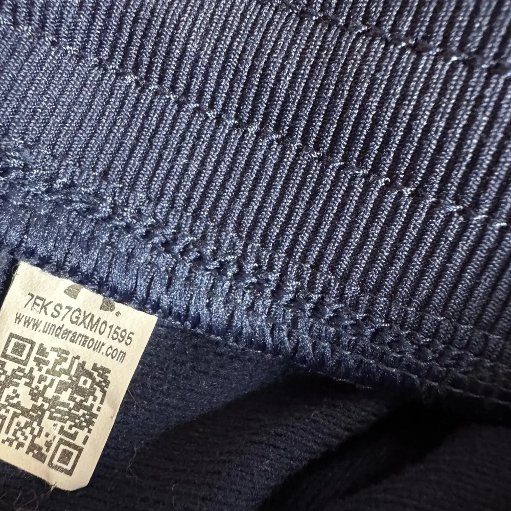 Under Armour Kids Boys Navy Blue Joggers with Gray Details‎ Size Medium